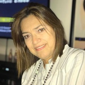 Meet your Posher, Deisy